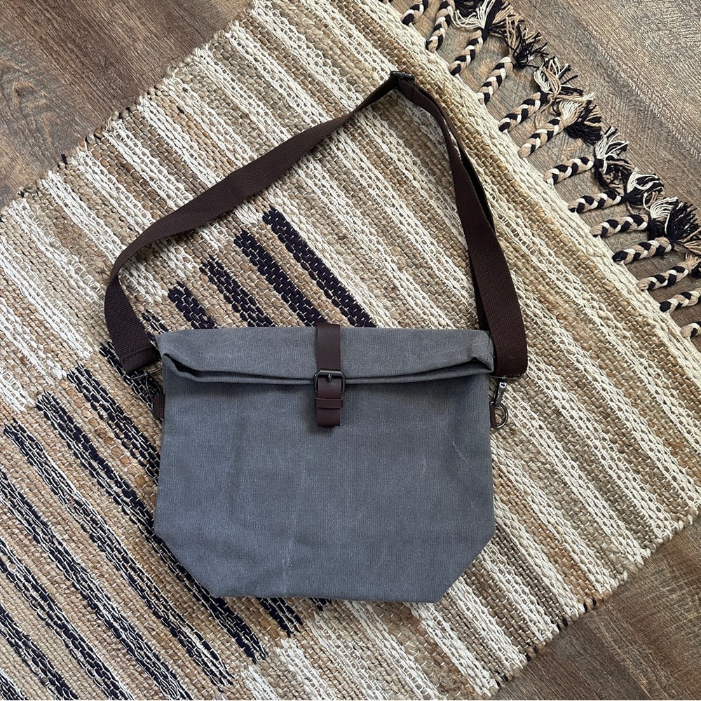 ☾ TARGET traveler cooler bag